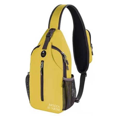 Ulkoilun vedenpitävä crossbody-rintapussi (keltainen)
