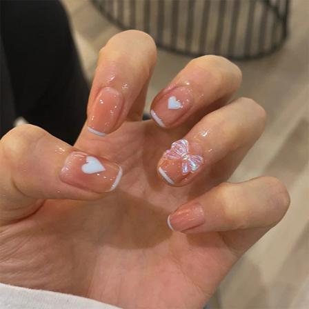 Manikyr Nakenvitt Hjärta Nagellapp 24st