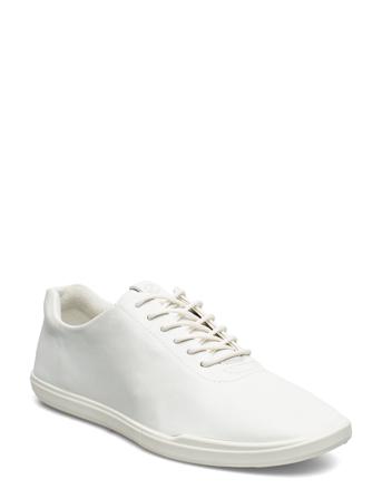 Simpil W White ECCO