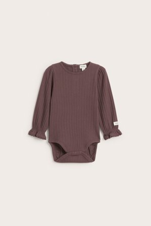 Newbie | Ribbestrikket body med blondekant Lilla 56 | Lilla