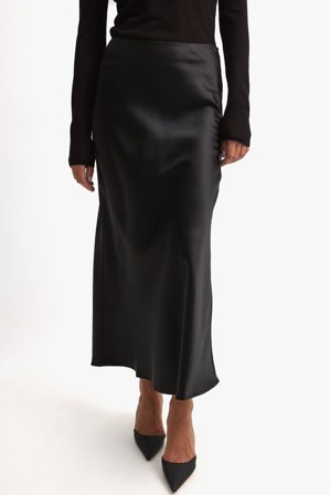 NA-KD Satin Midi Skirt - Satin nederdele - Sort - EU 44