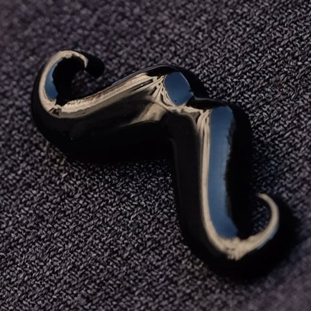 Jakkenål med Fyldig Svart Bart for menn