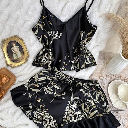 2 stk. pyjamassett for kvinner, sexy V-hals kirsebærtrykk camisole med volangshorts, 100 % vevd polyester nattøy for alle årstider