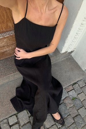 NA-KD Maxiklänning i linneblandning med sömmar - Vårklänningar - Svart - EU 44