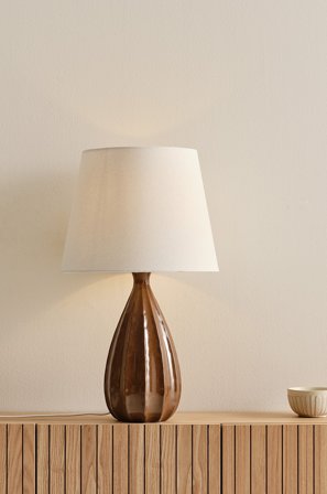 Jotex - MALVA bordlampe White Linen With Dark Brown Ceramic - Kjøp Bordlamper hos Jotex