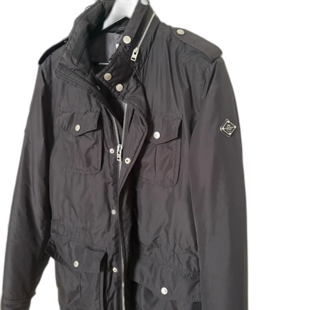 Svart parkajacka från J.Lindeberg