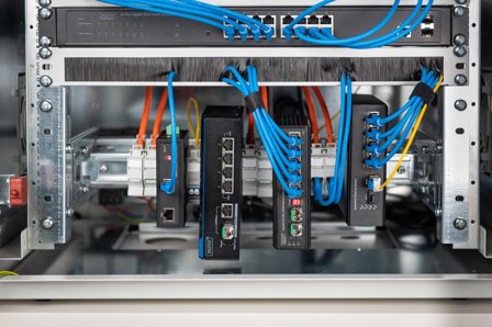 Digitus Professional - rackskinneadapter - 4U