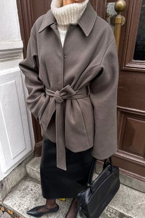 NA-KD kurzer Mantel mit Gürtel und Nahtdetail - Frühlingsjacken - Braun - EU 36