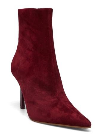 Iyanna Bootie Burgundy Steve Madden