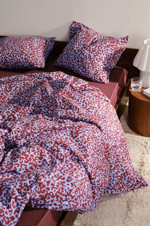 Jotex - Dynetrekksett Enkeltseng Økologisk blå/vinrød - MALIA - Kjøp Enkeltseng hos Jotex