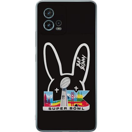 Kompatibel Mobilcover til Motorola Moto G72 Bad Bunny portræt med åben skjorte, tatoveringer og krøllet hår i stilfuld modefotografering