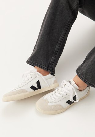 VEJA - Volley Sneaker - White_black - Kläder - - Bubbleroom