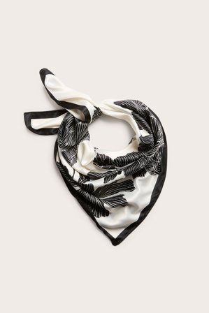 Kappahl | Mönstrad scarf med blommor | Offwhite