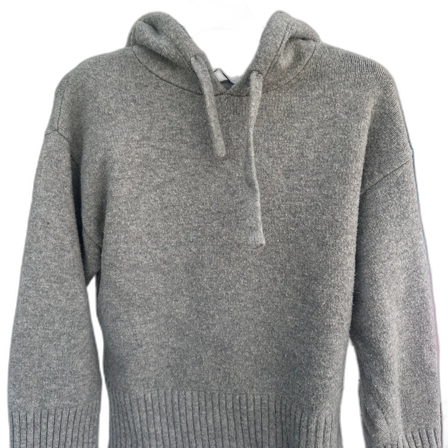 Grå stickad hoodie med huva