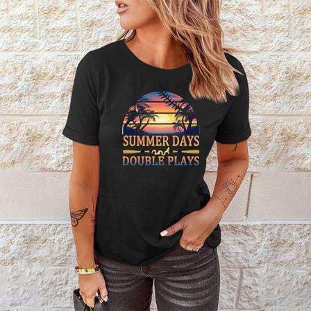 T-shirt Med Rund Hals För Damer Bokstäver Mönstrar Utslagsplats