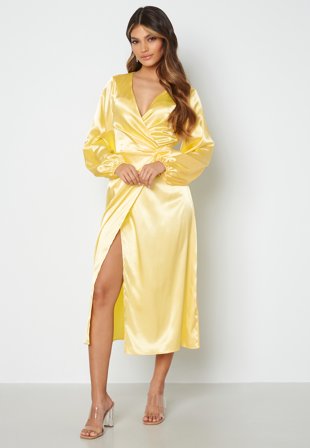 Bubbleroom Occasion Misha Satin Dress Light yellow Klær