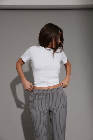 Chloé Schuterman x NA-KD Pantalon à rayures - Pantalon cigarette - Gris - EU 44