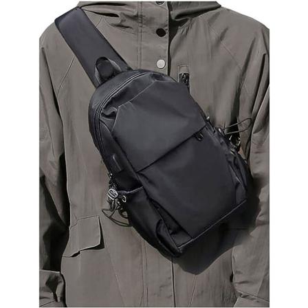 Sort crossbody rygsæk til mænd og kvinder, let enkeltskulderrygsæk med slingbag til vandring USB-opladningsport nylon