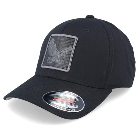 Iconic - Svart flexfit Caps - Eagle Black Metallic Patch Black Flexfit @ Hatstore