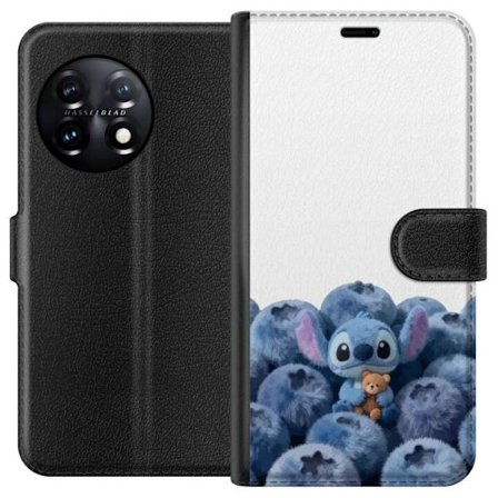 Kompatibel Tegnebogsetui til OnePlus OnePlus 11R Sød blå karakter blandt blåbær med bamse i blød og legende illustration