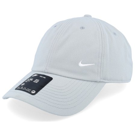 Nike - Grijs unconstructed Cap - Club Swoosh Base Grey/Sail Dad Cap @ Hatstore