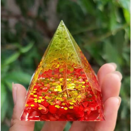 Krystallenergi-pyramide for meditasjon og chakrahealing Gems DXGHC