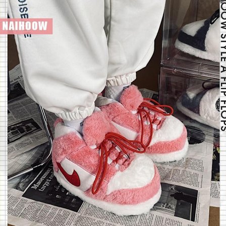 Tennarityyliset pehmotossut, luovasti käärityt pehmeät lämpimät sisätossut talveen.