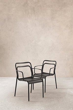 Jotex - Stol Med Armlæn 2-pak Sort - PANTHEON - Køb Havestole & haveskamler hos Jotex