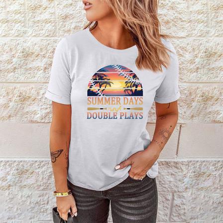T-shirt Med Rund Hals För Damer Bokstäver Mönstrar Utslagsplats