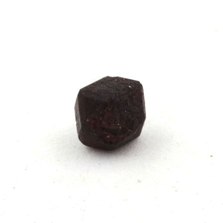 Kivet ja mineraalit. Granaatti. 3,76 ct. Skardun alue, Gilgit-Baltistan, Pakistan.