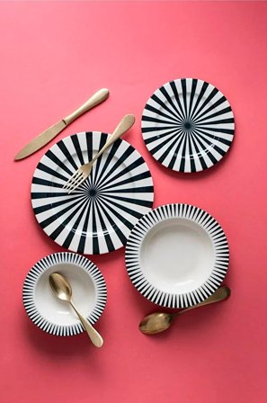 Hermia - Middagssett (24 deler) Striped - Flerfarget - Servise sett - Fra Homeroom