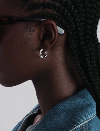 Syster P Bolded Wavy Earrings Silver - Silver - ONE SIZE