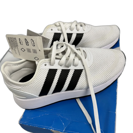 Adidas skor