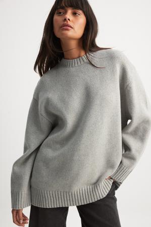 Mariona Autran x NA-KD Pull oversize en maille à encolure ronde - Pulls Oversize - Gris - Small