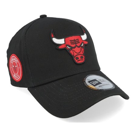 New Era - NBA Zwart adjustable Cap - Chicago Bulls Patch Black A-frame Adjustable @ Hatstore