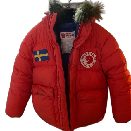 Xs är stor i storlek passar någon som är 170 till 180 cm