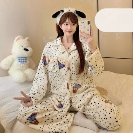 Vinter Hello Kitty Rutete Pyjamas Sett Kawaii Tegneserie Nye Pyjamas Dress Varm Koreansk Søt Y2K Plysj Hjemmeklær Søte Nattklær