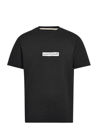 Akkikki Logo Tee Black Anerkjendt
