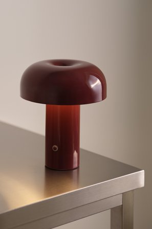 Jotex - RAGGE bærbar bordlampe Burgunder - Kjøp Bordlamper hos Jotex