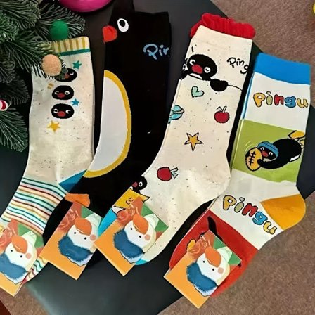 4-pak Blandet Stil Vinter Trendy Crew Sokker til Mænd og Kvinder, Dyre Tegneserie Mønster Komfortable Bløde Midt-læg Sokker