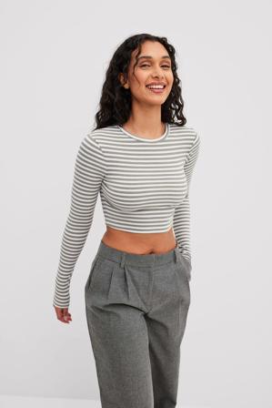 NA-KD Basic Recycled Randig croppad topp med lång ärm - Crop Tops - Stripe - Large