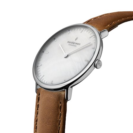 Nordgreen - Minimalistisch Modieus Design Polshorloge - Parelmoer Wijzerplaat - Bruin Vegan Leer Horlogebandje Native white dial