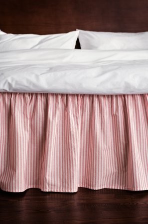 Jotex - Sengekappe Økologisk Rød/hvit - ESSA - Kjøp Sengekapper hos Jotex