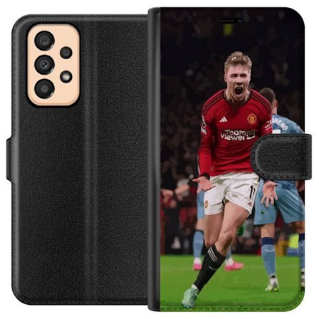 Yhteensopiva Lompakkokotelo Samsung Galaxy A33 5G Jalkapalloilija punaisessa paidassa juhlii maalia, voimakas urheilukuva täydellinen jalkapallofanei