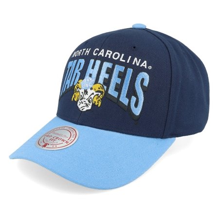 Mitchell & Ness - College Blauw adjustable Cap - North Carolina Tar Heels Boom Text Pro Navy Adjustable @ Hatstore