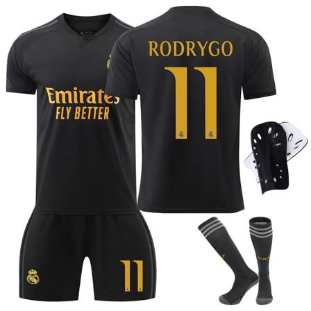 23-24 Real Madridin toinen vierasjalkapallosarja, musta nro 7 Vinicius 1 Courtois 5 Bellingham + polvisuojat 18 18 NO.11
