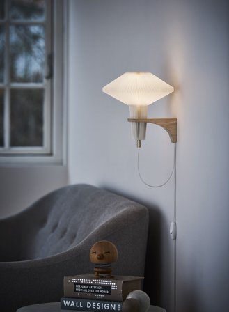 The Mushroom vegglampe - eik/hvit