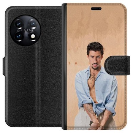 Kompatibelt Lommeboketui til OnePlus 11R Bad Bunny Super Bowl-inspirert grafikk med NFL-trofé og San Francisco-bro i sportdesign