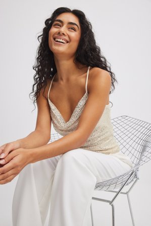 NA-KD Débardeur à décolleté en cascade, sequin - - Crème - S