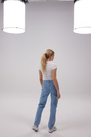 Josefine HJ x NA-KD Gerade geschnittene Jeans mit lockerer Passform - Baggy Jeans - Blau - EU 32